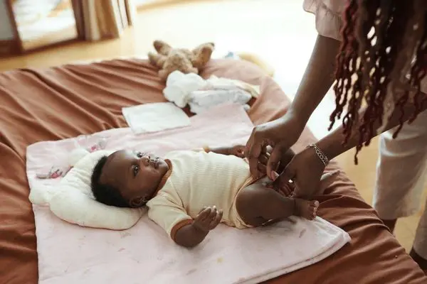 baby diaper change